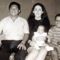 Anyja újraházasodott és 1967-ben a család Indonéziába költözött