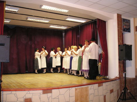 Vértesszőlős - Szentiváni táncok