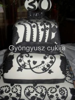 fekete-fehér emeletes torta 5