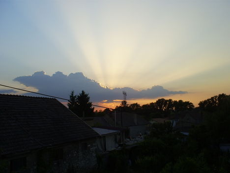 Esti sugárkoszorú I.