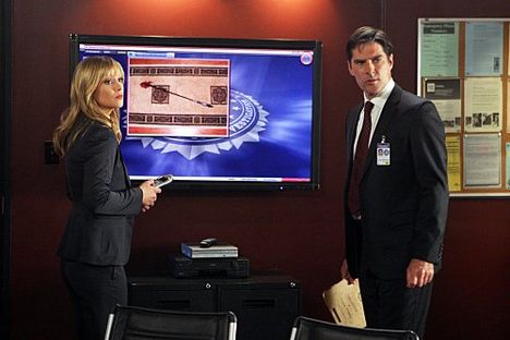Criminal-Minds-Season-Finale-with-AJ-Cook-and-Thomas-Gibson