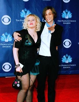 Matthew-Gray-Gubler-and-Kirsten-Vangsness-matthew-gray-gubler-12340507-311-400