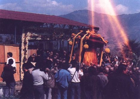 csan szerzetes temetésén készült kép