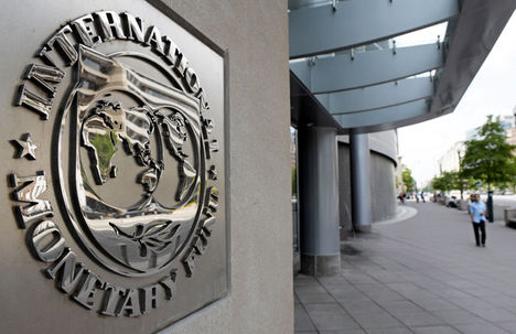 IMF embléma a washingtoni székházon