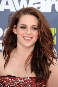 Kristen Stewart a 2011 MTV Movie Awards Vörös szönyegén  11
