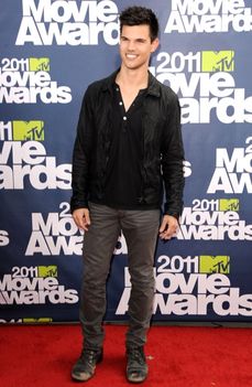 Taylor az MTV Movie Awards vörösszőnyegén 19