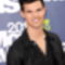 Taylor Lautner MTV Movie Awards Vörösszőnyegén 12