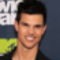 Taylor Lautner MTV Movie Awards Vörösszőnyegén 25