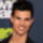 Taylor_lautner_mtv_movie_awards_vorosszonyegen_25_1159495_1716_t