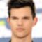 Taylor Lautner MTV Movie Awards Vörösszőnyegén 27