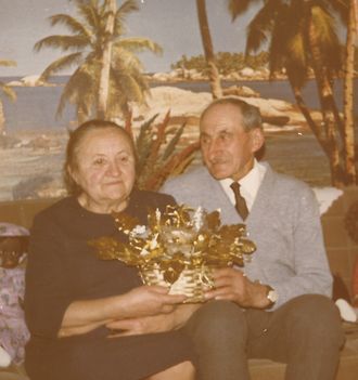 +Dömötör István és felesége +Margit néni