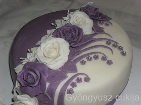 halvány lila elegáns torta 5