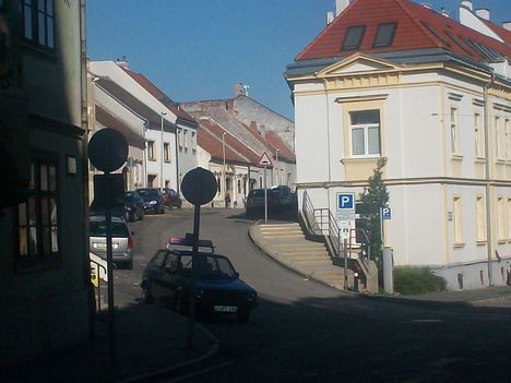 Sopron 1-Fövényverem utcai látkép a Bécsi u. felől-