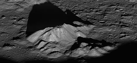 Tycho-krátert központi csúcs