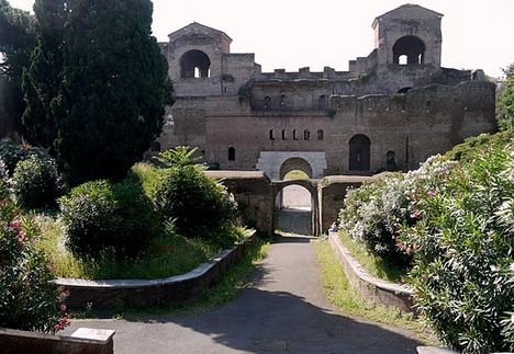 Porta Asinaria (San Giovanni)