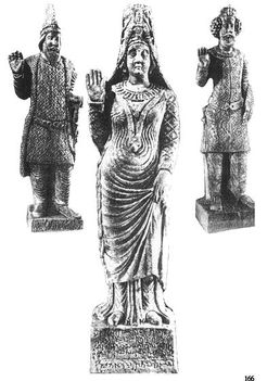 Pártus szobrok, akár a későbbi görög szobrok