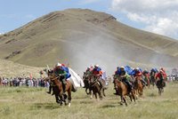 Tun Pajrám ünnepe lovasok megmérettetése