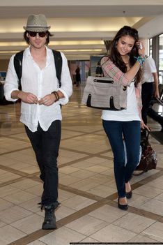 Ian and Nina at LAX - július 7 2