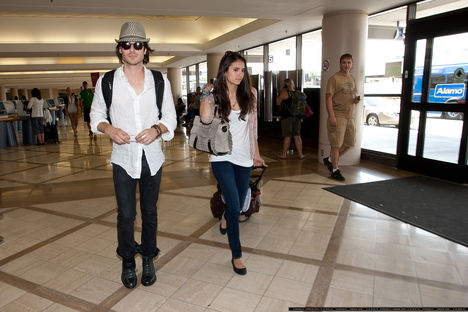 Ian and Nina at LAX - július 7 4