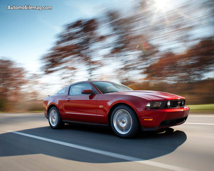 0811_18_b+2010_ford_mustang+front_three_quarter_view