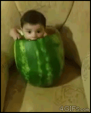 Dinnye szezon_Baby_eating_watermelon