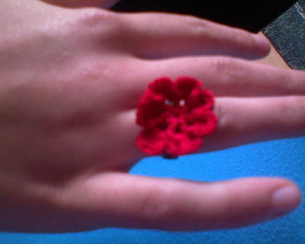 Virág gyűrű pirosban
