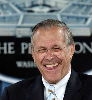 Donald Rumsfeld ügyes fickó, jó háborúzó