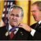 Rumsfeld kitüntetve Irak és Afganisztán lerohanásáért