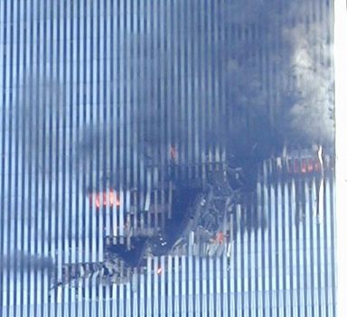 Pár emeletenként belülről és alulról is berobbant a WTC