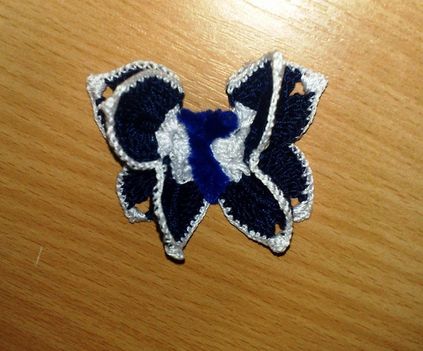 kék-fehér pillangó