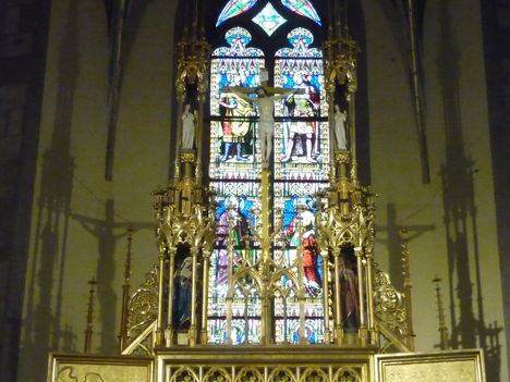 Körmöcbánya-színes üvegablak a Szt.Katalin templomban