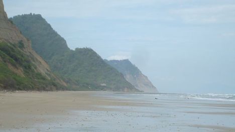 manta-beach-manta-ecuador