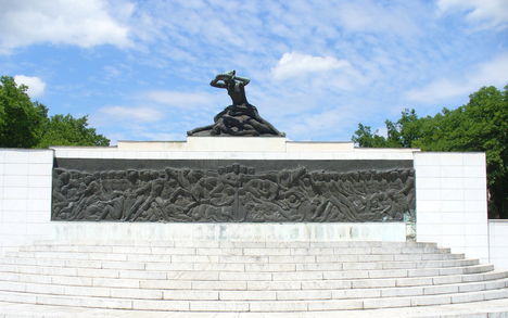 Második világháborús emlékmű