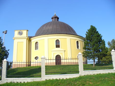 Karlócai kerek templom