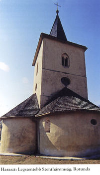 1302-ben épült haraszti szentháromság templom