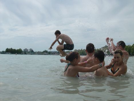 A Balatonnál ... 11