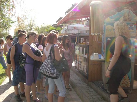A Balatonnál ... 11