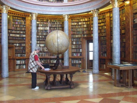 Pannonhalmán ... 8