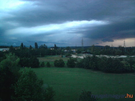  vihar érkezés Jerevánra szombaton.