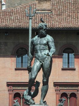 Bologna 21-Neptun bronz figura