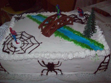 Pókemberes torta