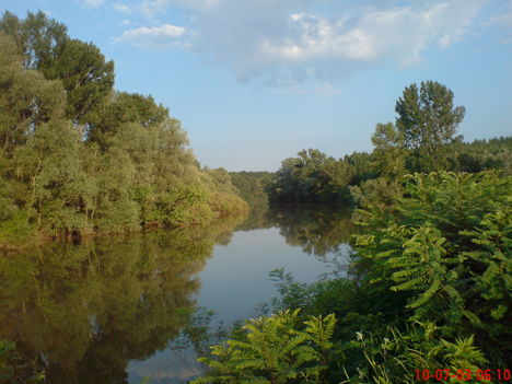 Apadó víz a "kőfalnál"