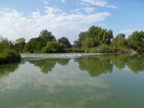 Dunakiliti, Hullámtéri vízpótlórendszer, Töltőbukó a Duna 1845,4 fkm.-ében, 2011. szeptember 14.-én
