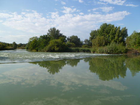 Dunakiliti, Hullámtéri vízpótlórendszer, Töltőbukó a Duna 1845, 4 fkm.-ben, 2011. szeptember 14.-én