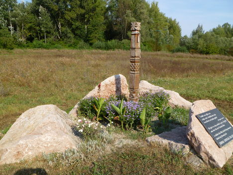 Kisbodak, Az 1954.-es árvíz emlékére, a szakítás helyén állított kopjafa, 2011. szeptember 18.-án