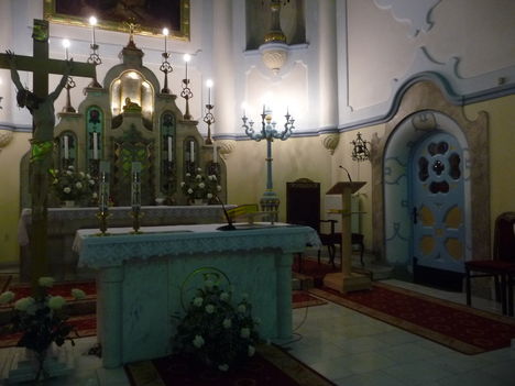 Mozaikberekásos oltár