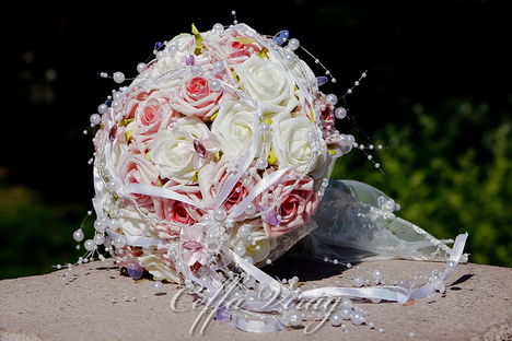 "Rózsaszín álom" menyasszonyi körcsokor habrózsából