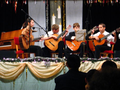 2008 Karácsonyi Iskolai Koncert Gitár