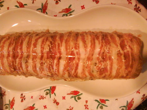 baconba csomagolt darált pulykahusi aszalt gyümölccsel