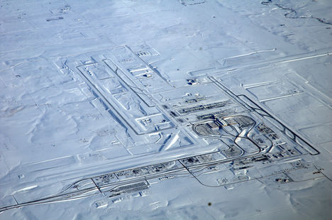 hó alatt a reptér